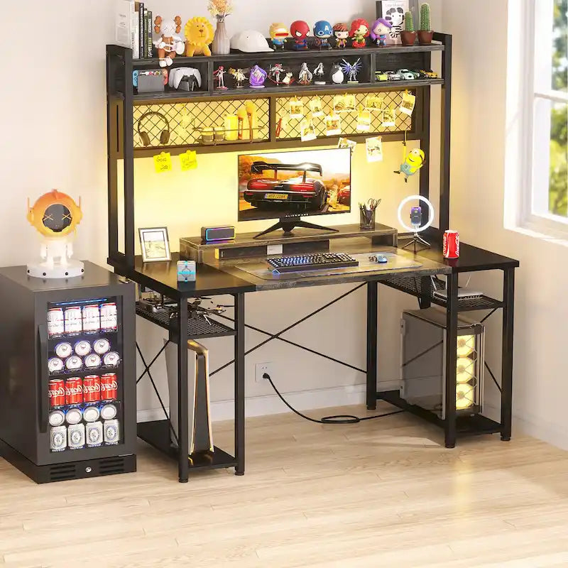 Bureau de Gamer avec Station de Charge et Lumière LED, Table d'Ordinateur avec Étagère Supérieure et Étagères de Rangement