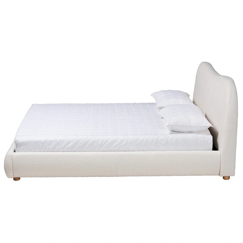 Lit plateforme Queen en tissu bouclé crème et bois de chêne finition marron, style Mid-Century Modern