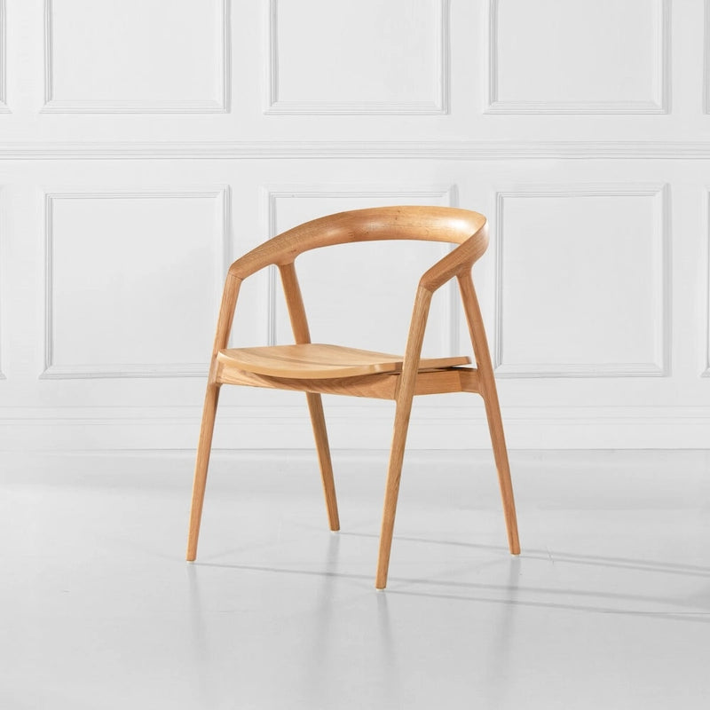 Chaise de salle à manger en chêne sculpté